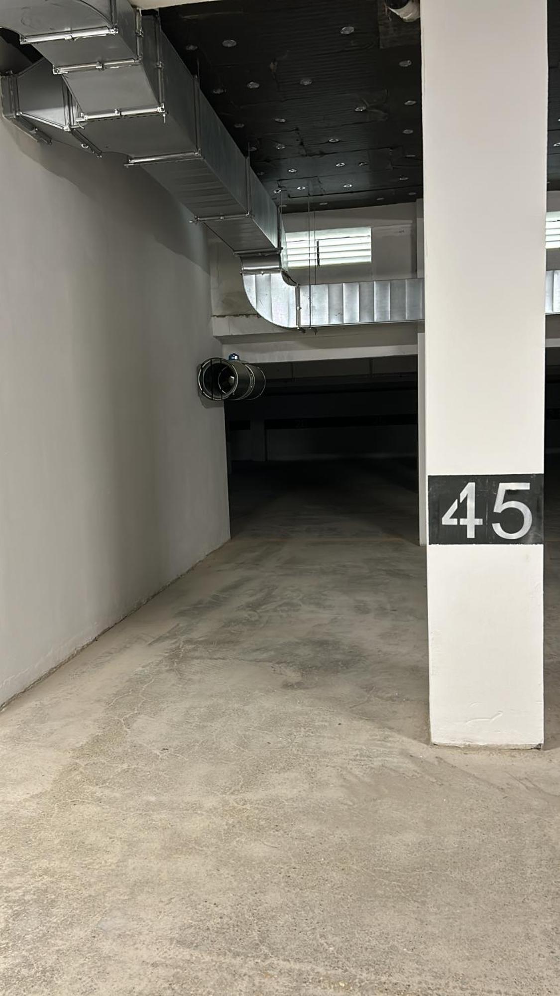 Becca'S Downtown Apartment With Private Parking Oradea Zewnętrze zdjęcie